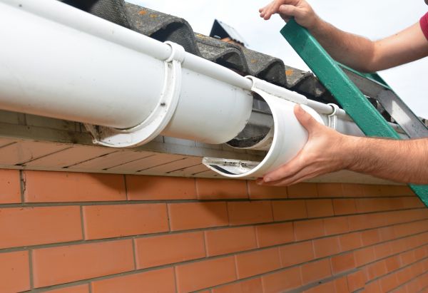 Cost of Gutter Maintenance in Schaumburg
