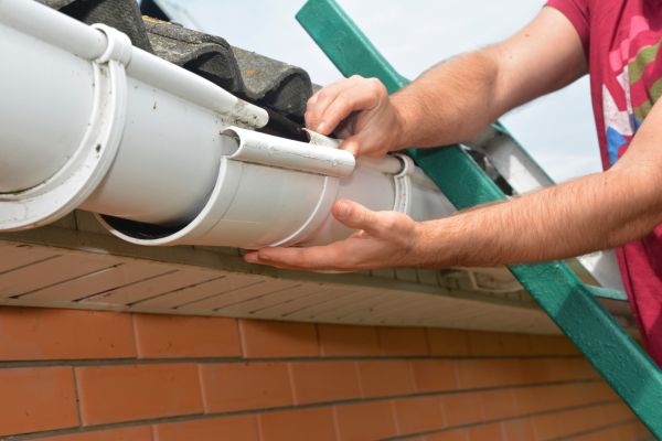 Cost of Large Gutter Repair in Schaumburg