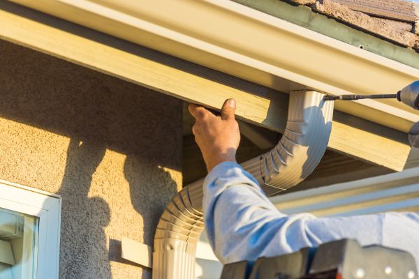Downspout Install Specialist